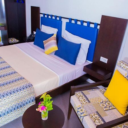 Dunia Hotel Ouagadougou Loumbila Kültér fotó
